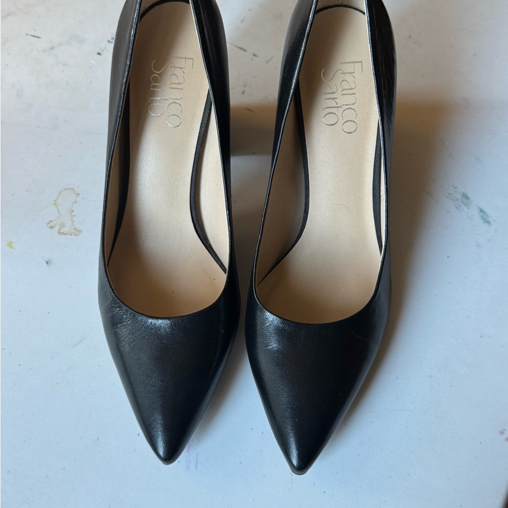 Franco Sarto Black Pointed Leather Pumps with Classic Silhouette
